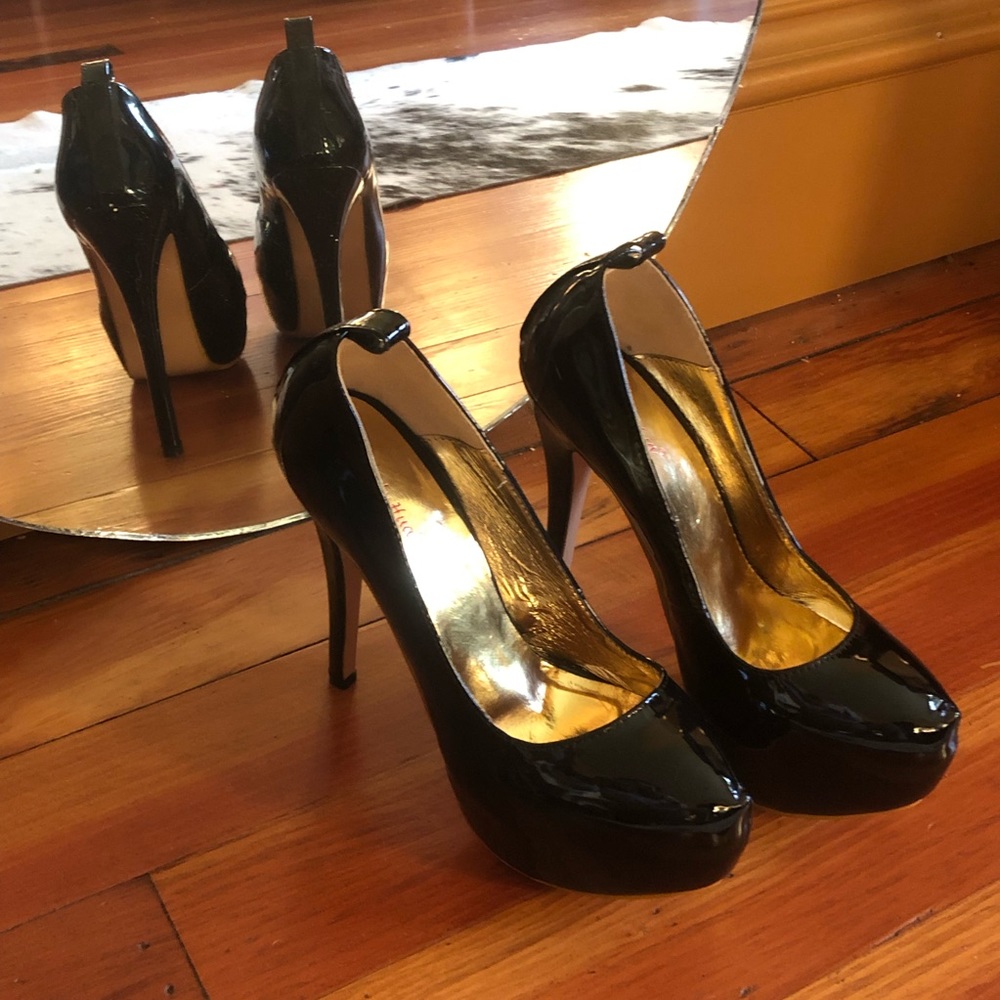 Platform pump black heels size 8